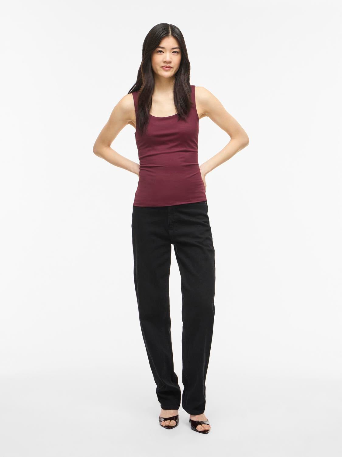 model_shot-front_full