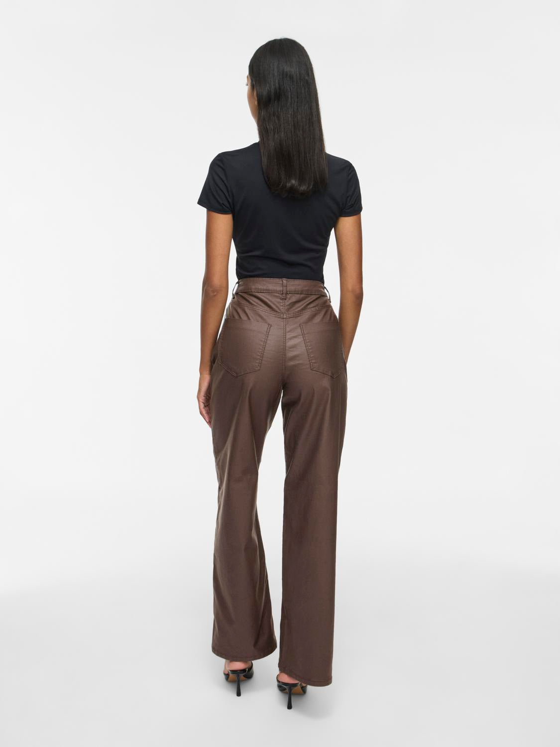 model_shot-back