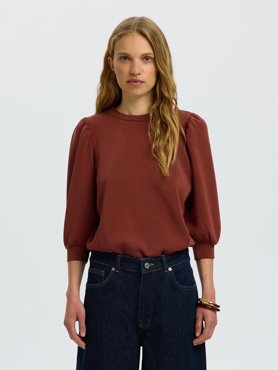 model_shot-front