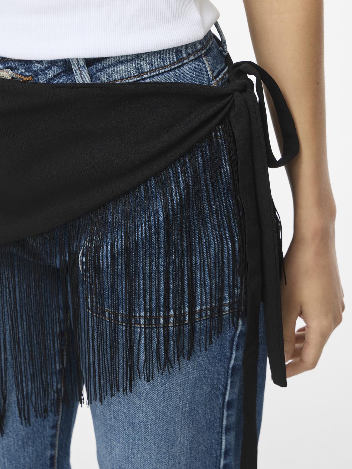 model_shot-detail