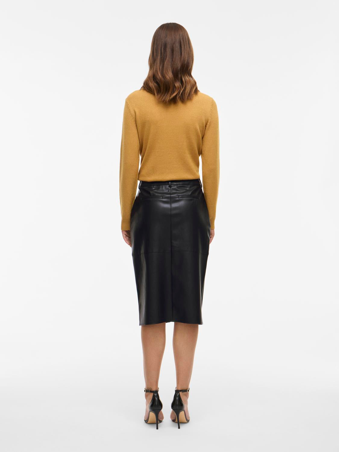 model_shot-back