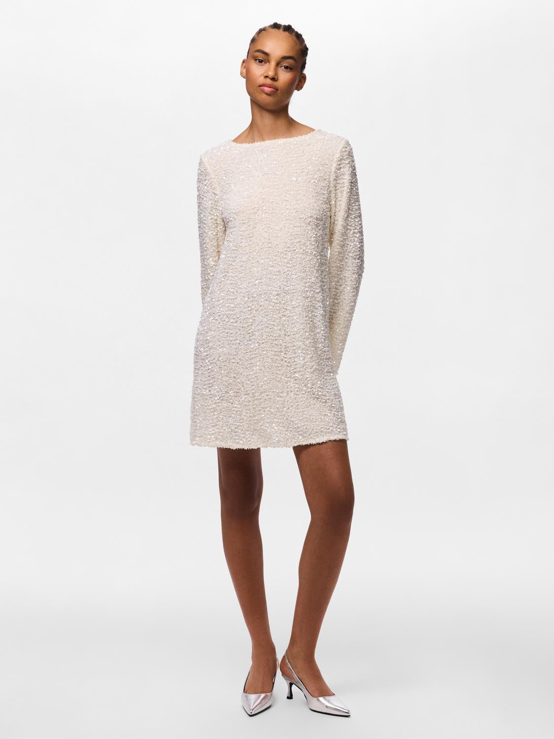 model_shot-front