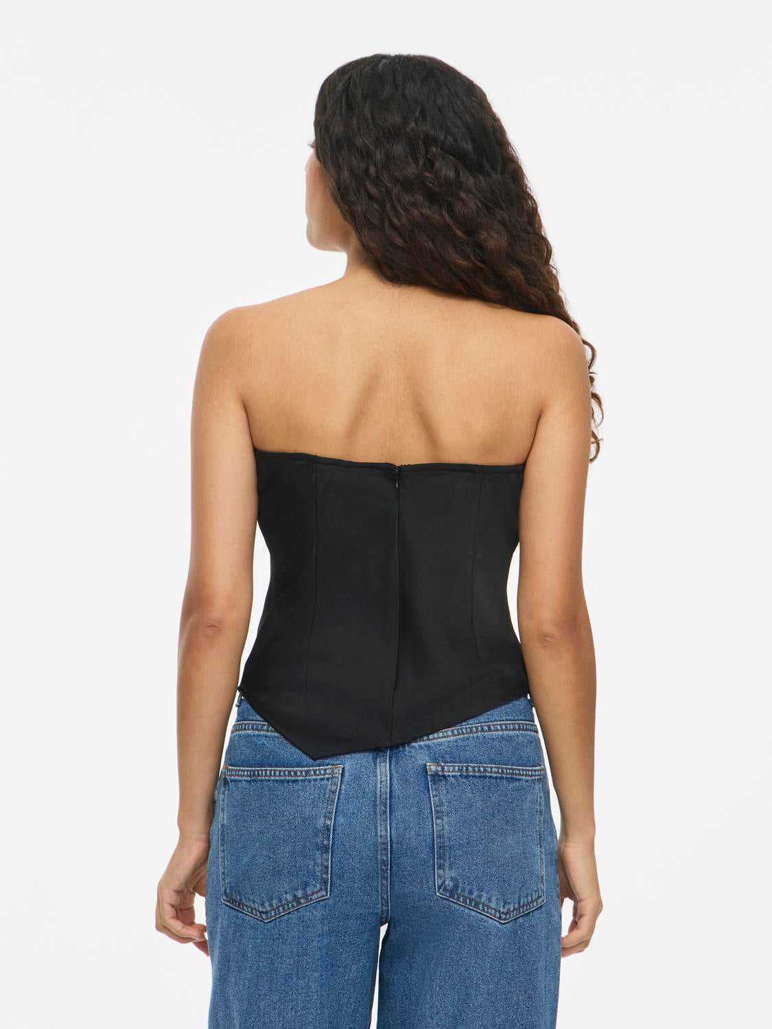 model_shot-back