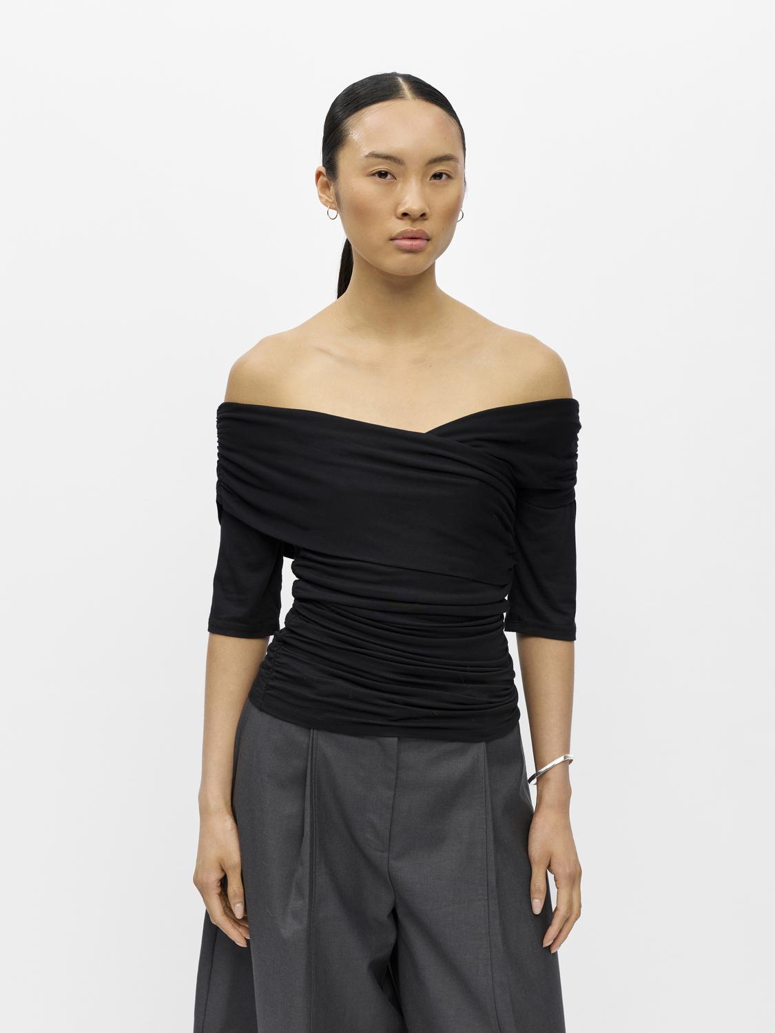 model_shot-front