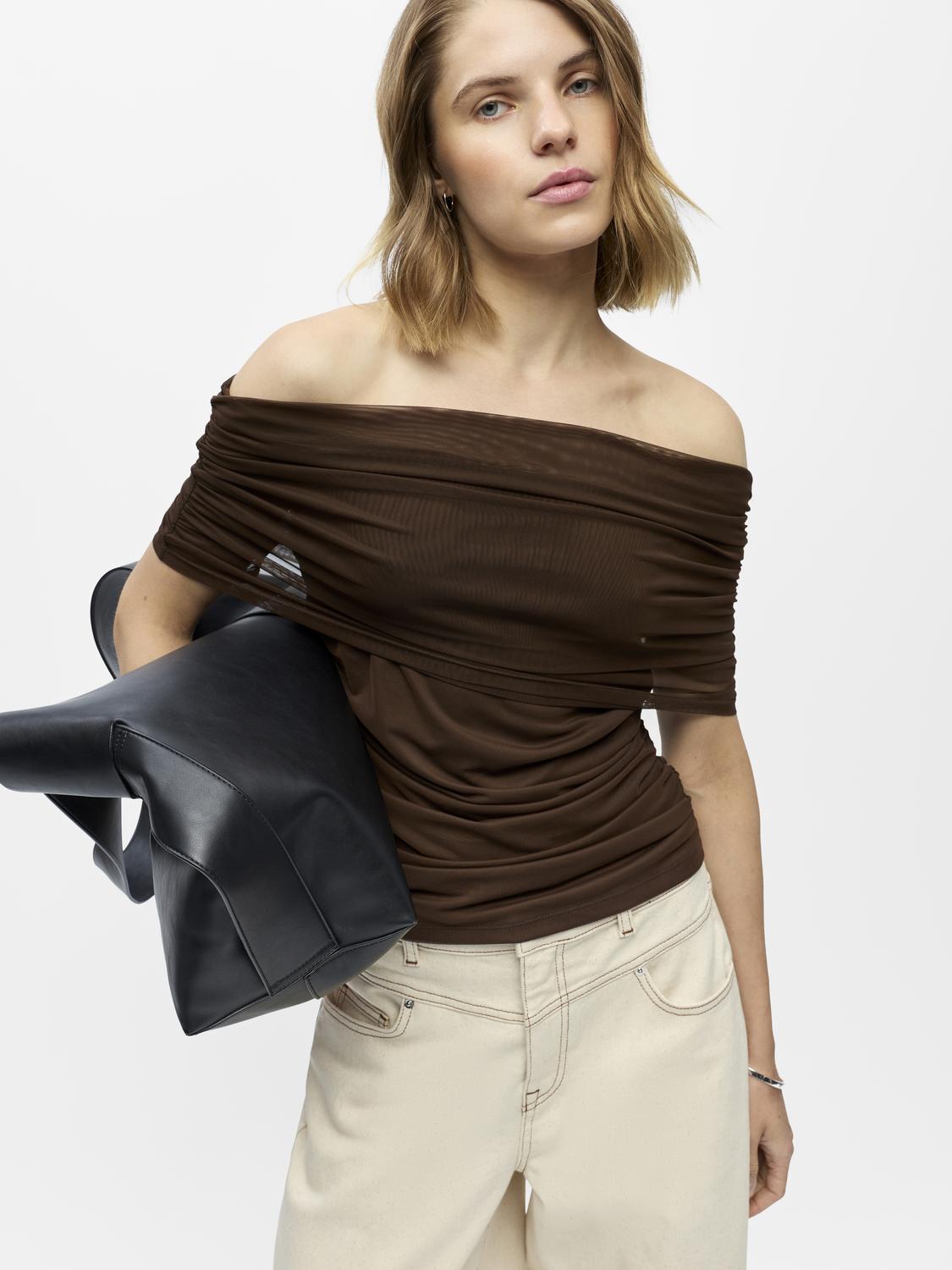 model_shot-detail