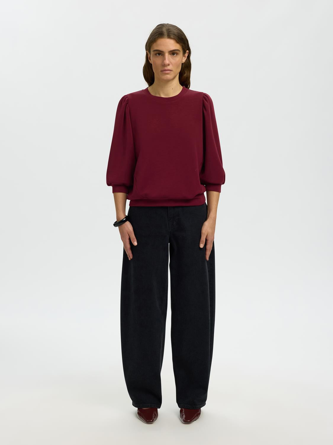 model_shot-front_full