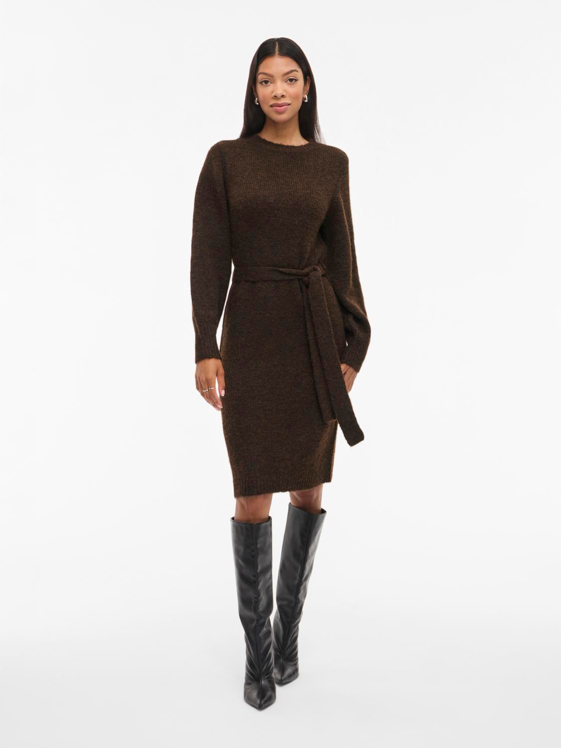 model_shot-front
